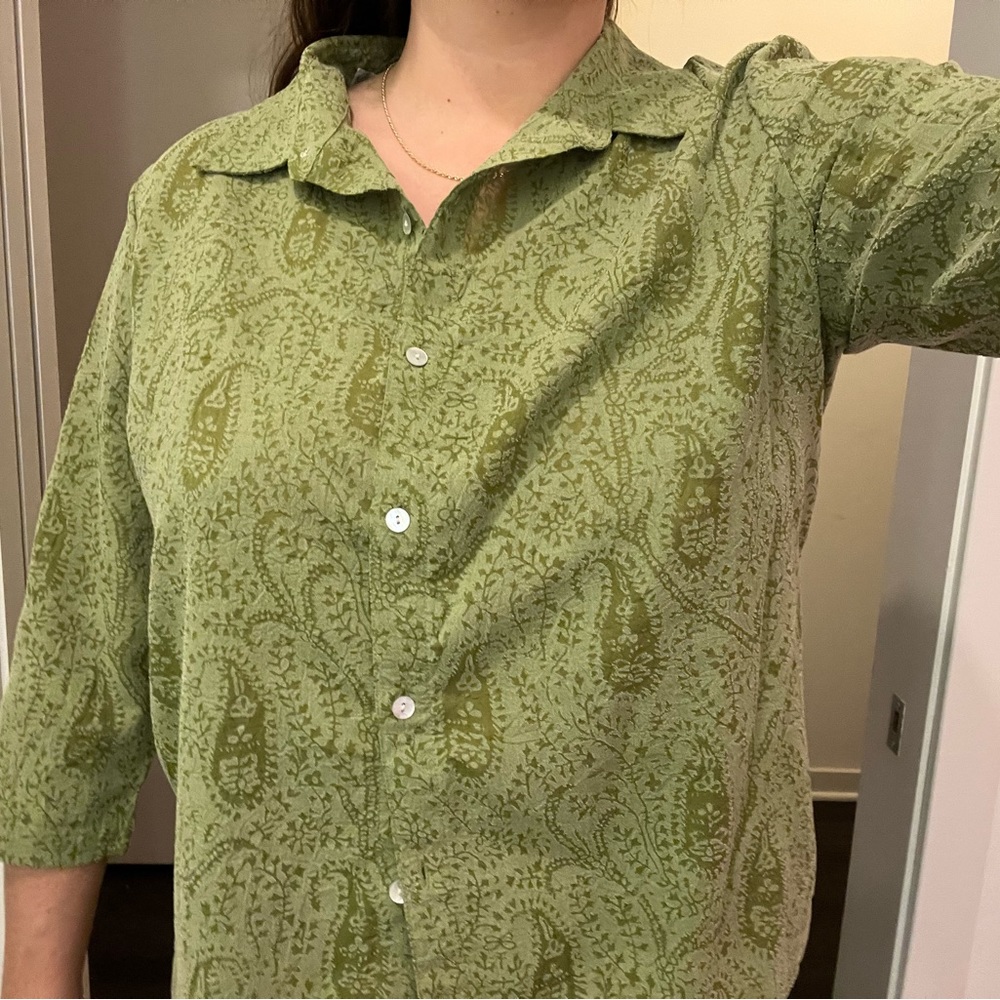Green button down - Picture 4 of 4